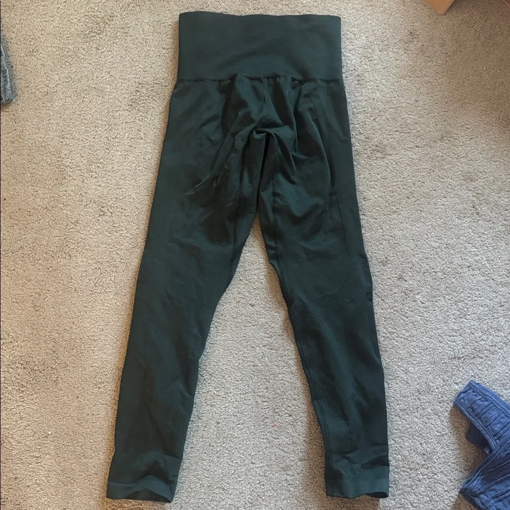 LNDR Chisel Legging in Olive Green Like New - Picture 4 of 4